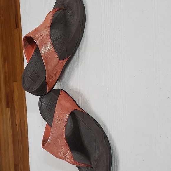 Fit Flops Wobbleboard Womens Flip Flops Sandals Red Shimmery Size 7 GUC READ - Picture 6 of 14